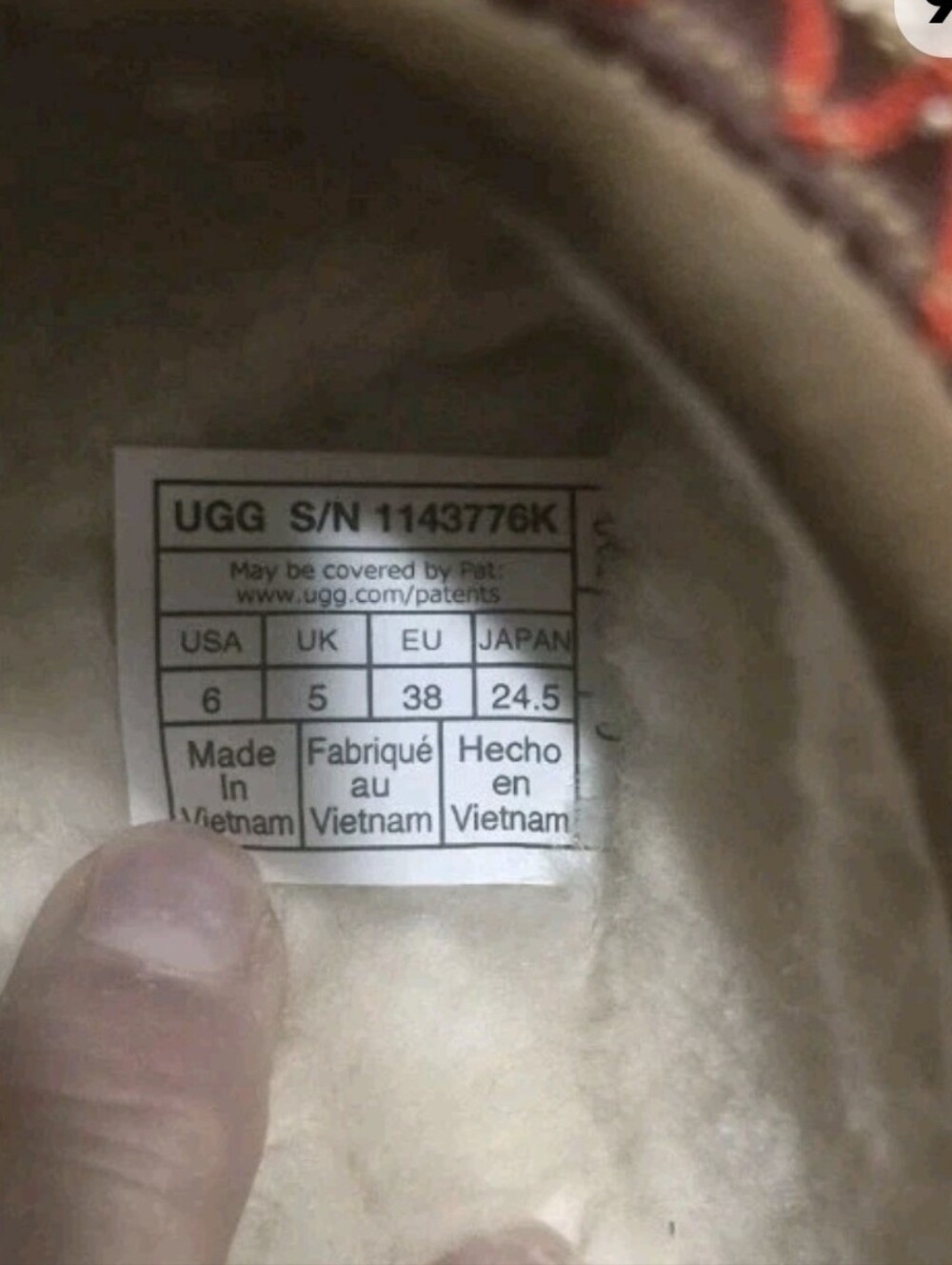 New UGGS Tasman II Clogs With Red Trim 1143776K YOUTH Size 6 - Picture 7 of 8